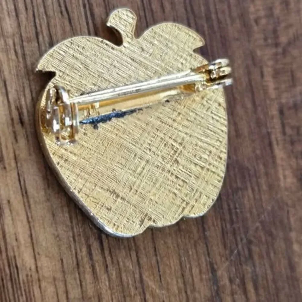 Vintage Hood River Oregon Red Apple Souvenir Brooch Pin Gold Tone Enamel